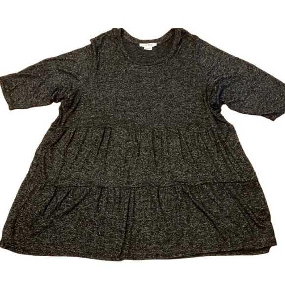 Penningtons Tops - PENNINGTONS Black and white / grey stretch peasant top size 3X